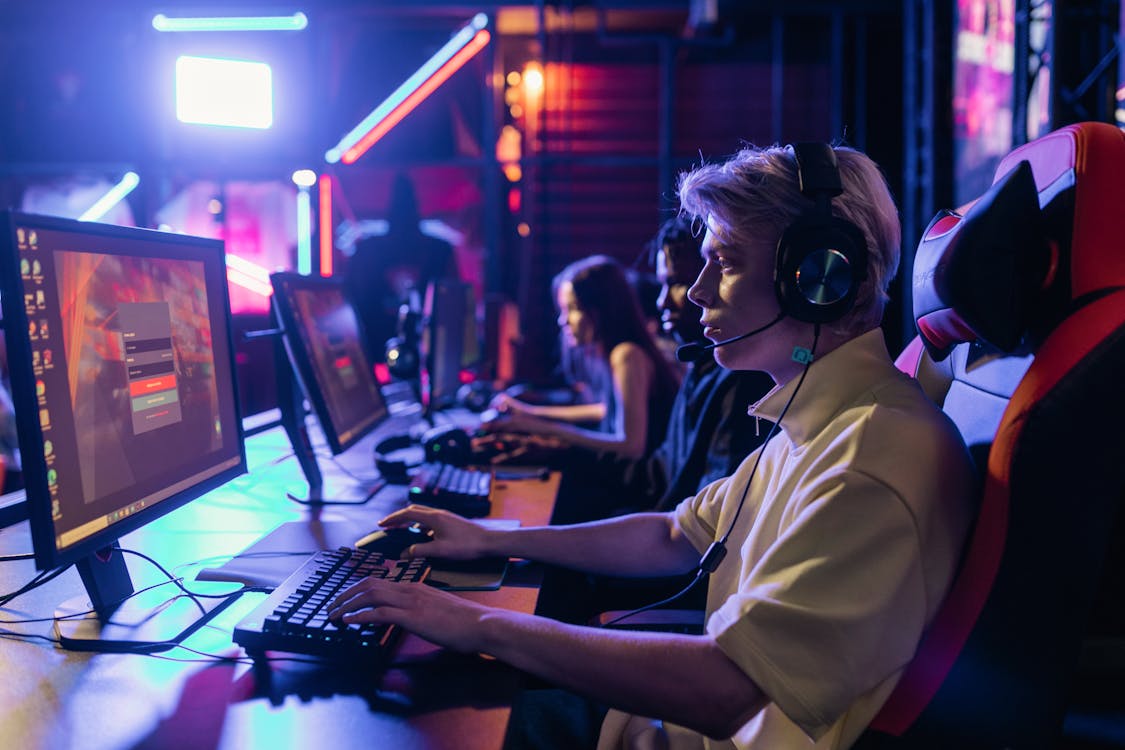 Equipo profesional de esports en competencia